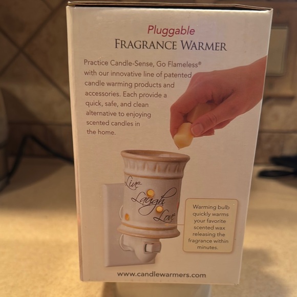 Pluggable Fragrance Warmer - Cream - Picture 3 of 4